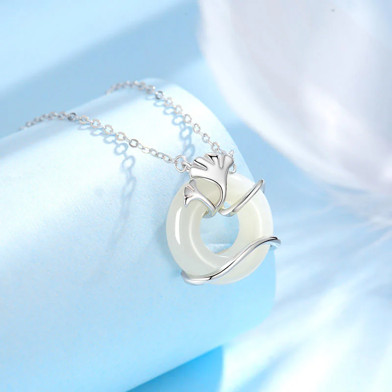 Collana con ciondolo a forma di foglia di ginkgo con fibbia della pace in argento sterling 925 Buddha Stones in giada Hetian - Image 10