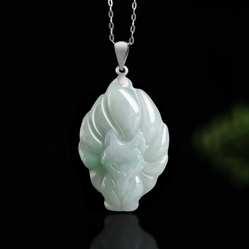 Collana con ciondolo in acciaio al titanio e catena in giada naturale con volpe a nove code Buddha Stones