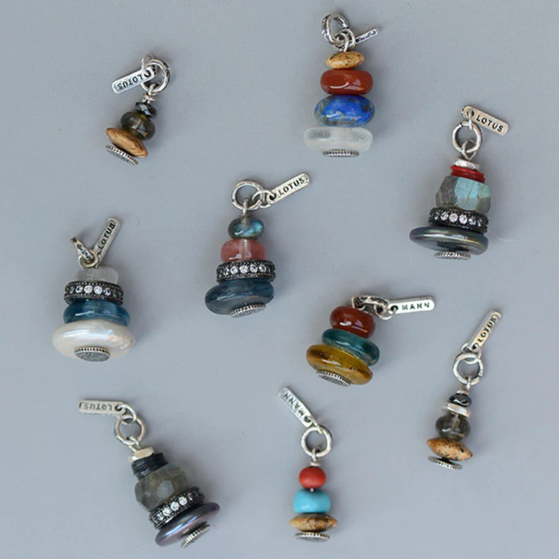 Collana con ciondolo calmante in labradorite con vari cristalli e Buddha Stones Zen Cairn - Image 5