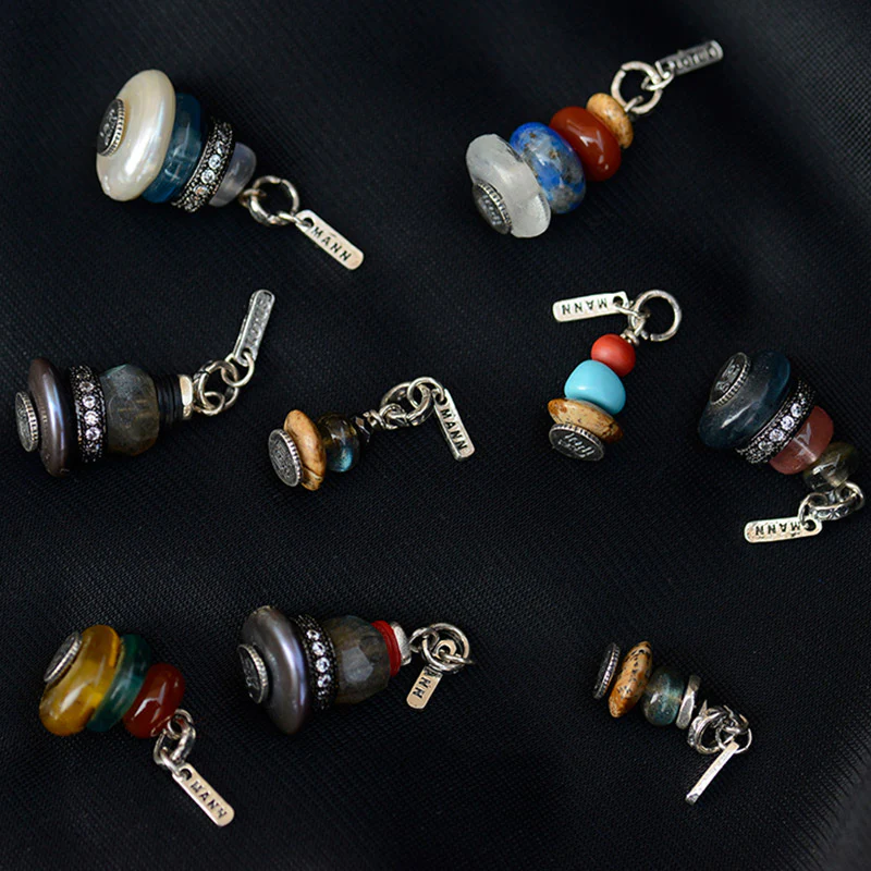 Collana con ciondolo calmante in labradorite con vari cristalli e Buddha Stones Zen Cairn - Image 6