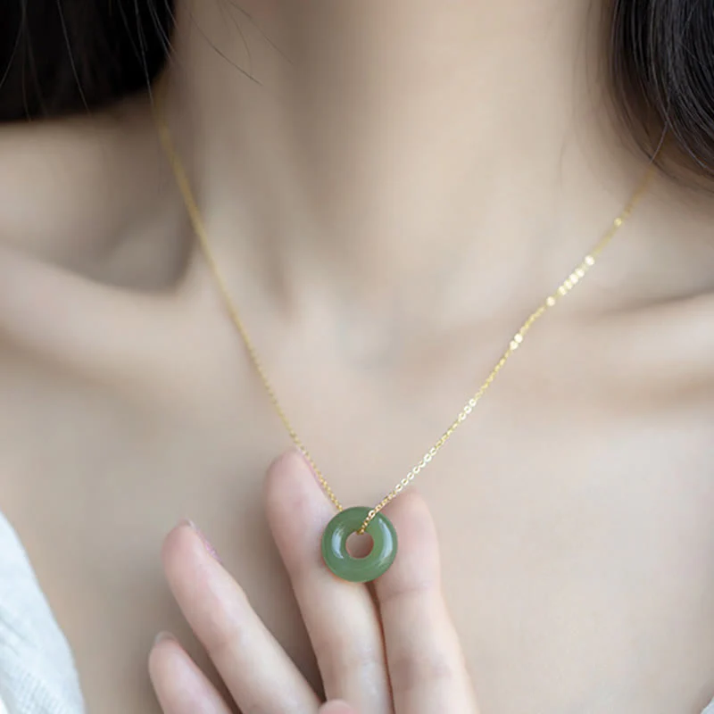 Collana con ciondolo con fibbia della pace in giada Hetian placcata in oro e argento sterling 925 Buddha Stones - Image 10