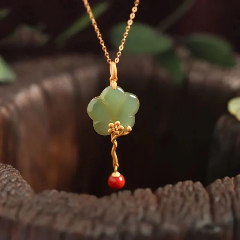 Collana con ciondolo della prosperità in agata rossa e giada con fiore di prugna d'epoca - Image 3