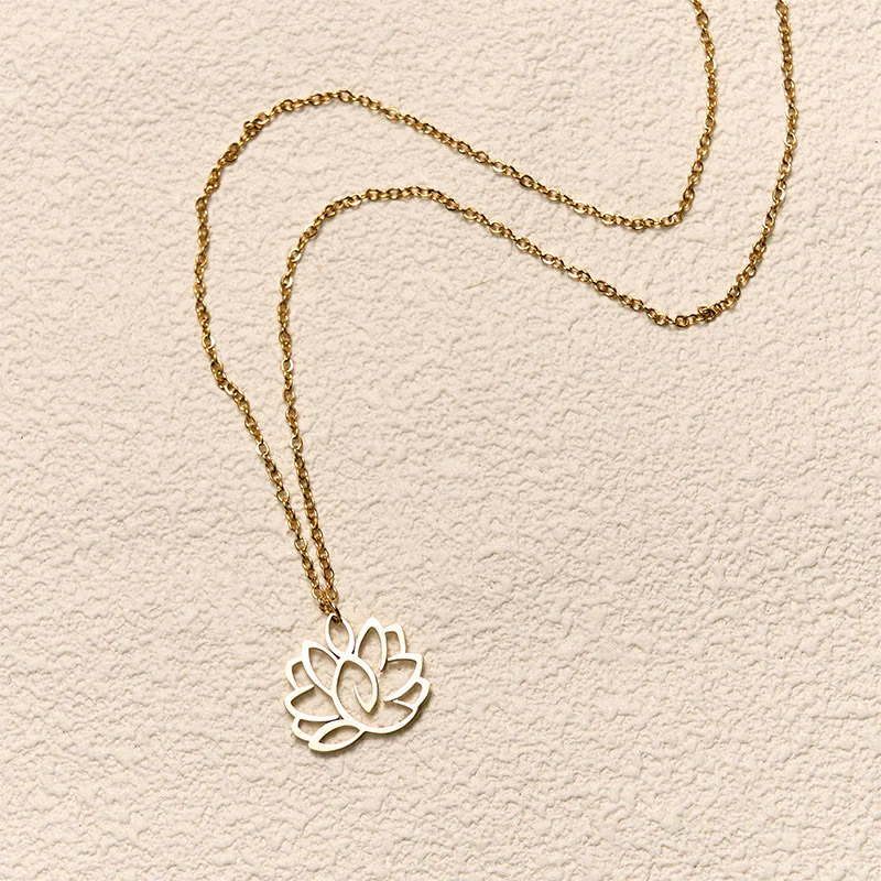 Collana con ciondolo dell'illuminazione in acciaio inossidabile con design a forma di loto cavo Buddha Stones - Image 10