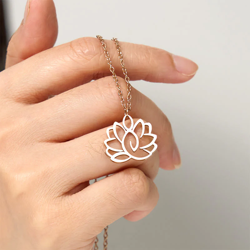 Collana con ciondolo dell'illuminazione in acciaio inossidabile con design a forma di loto cavo Buddha Stones - Image 18