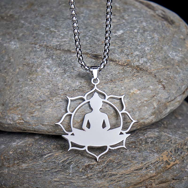 Collana con ciondolo dell'illuminazione in acciaio inossidabile con design vintage Buddha Stones Buddha seduto sul loto di Buddha - Image 9