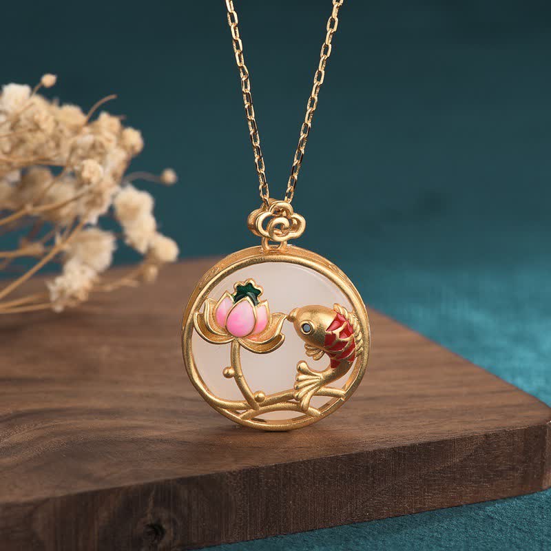 Collana con ciondolo di benedizione di loto di pesce koi in giada bianca
