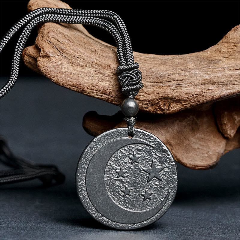 Collana con ciondolo di protezione in pietra di shungite autentica con design rotondo a forma di stella di luna Buddha Stones - Image 2