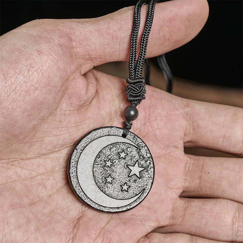 Collana con ciondolo di protezione in pietra di shungite autentica con design rotondo a forma di stella di luna Buddha Stones - Image 7