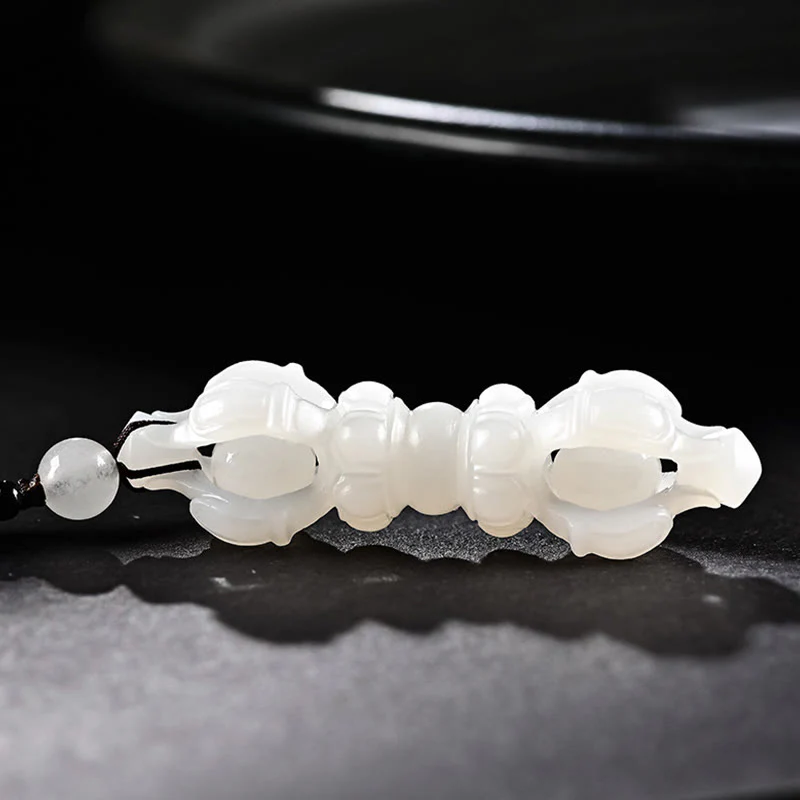 Collana con ciondolo di successo inciso Dorje Vajra in giada ciano naturale tibetana e giada bianca - Image 12