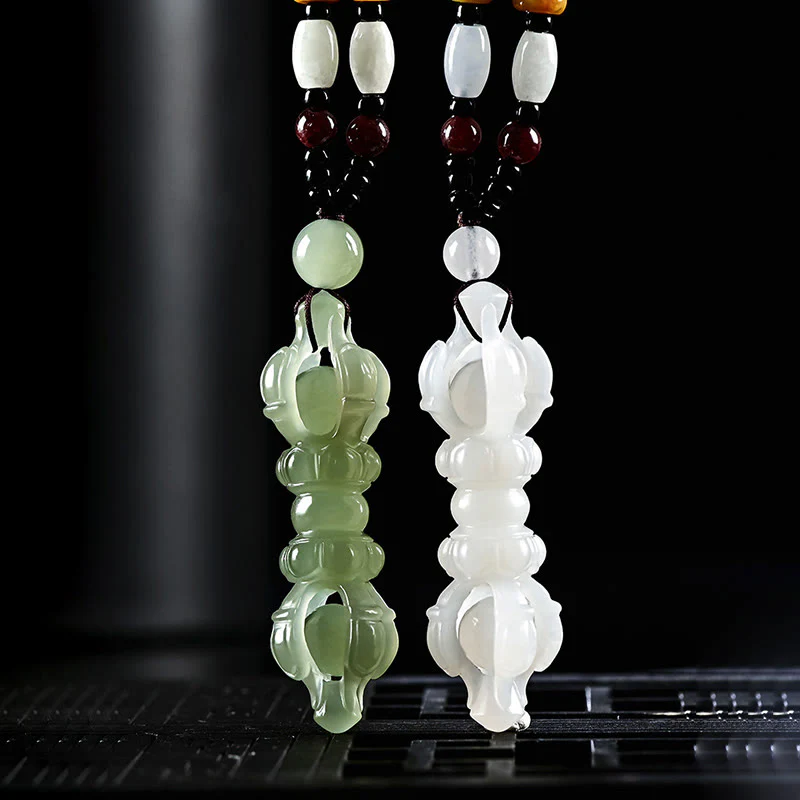 Collana con ciondolo di successo inciso Dorje Vajra in giada ciano naturale tibetana e giada bianca - Image 2