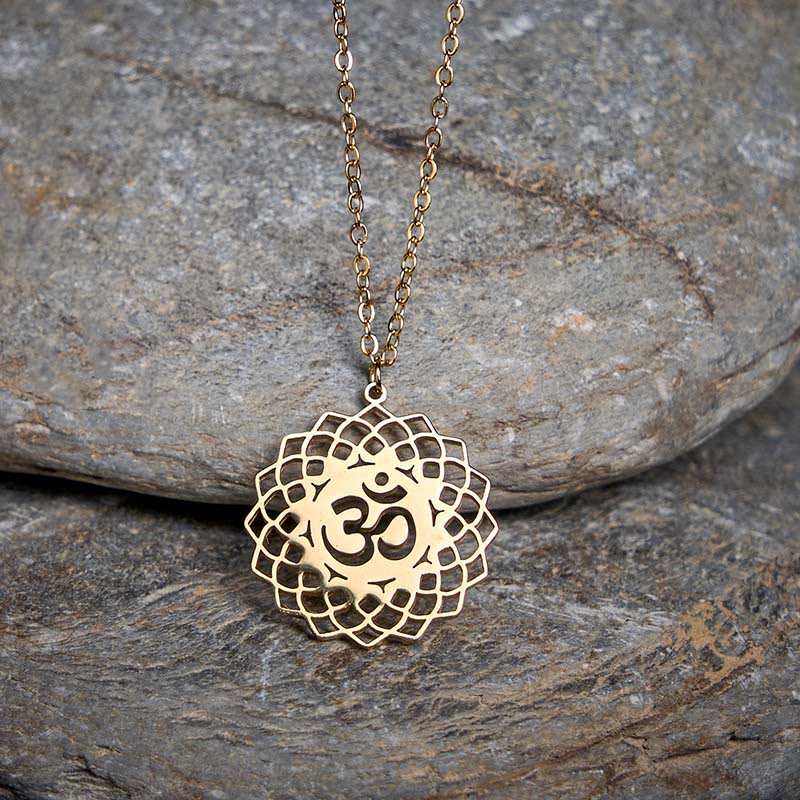 Collana con ciondolo in acciaio inossidabile con simbolo Om Buddha Stones, motivo: loto cavo