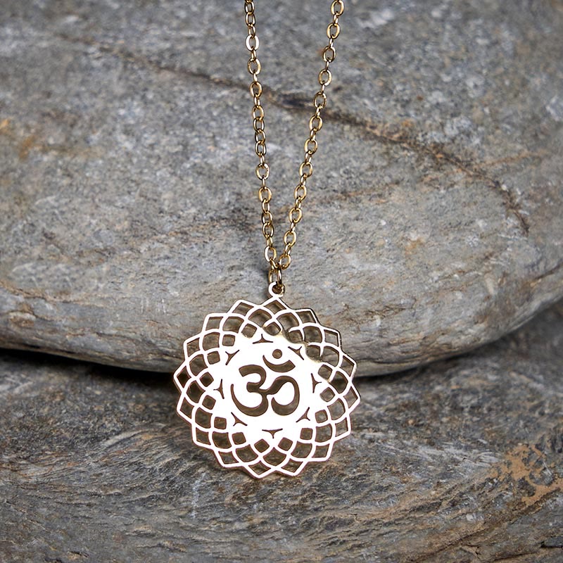 Collana con ciondolo in acciaio inossidabile con simbolo Om Buddha Stones, motivo: loto cavo - Image 2