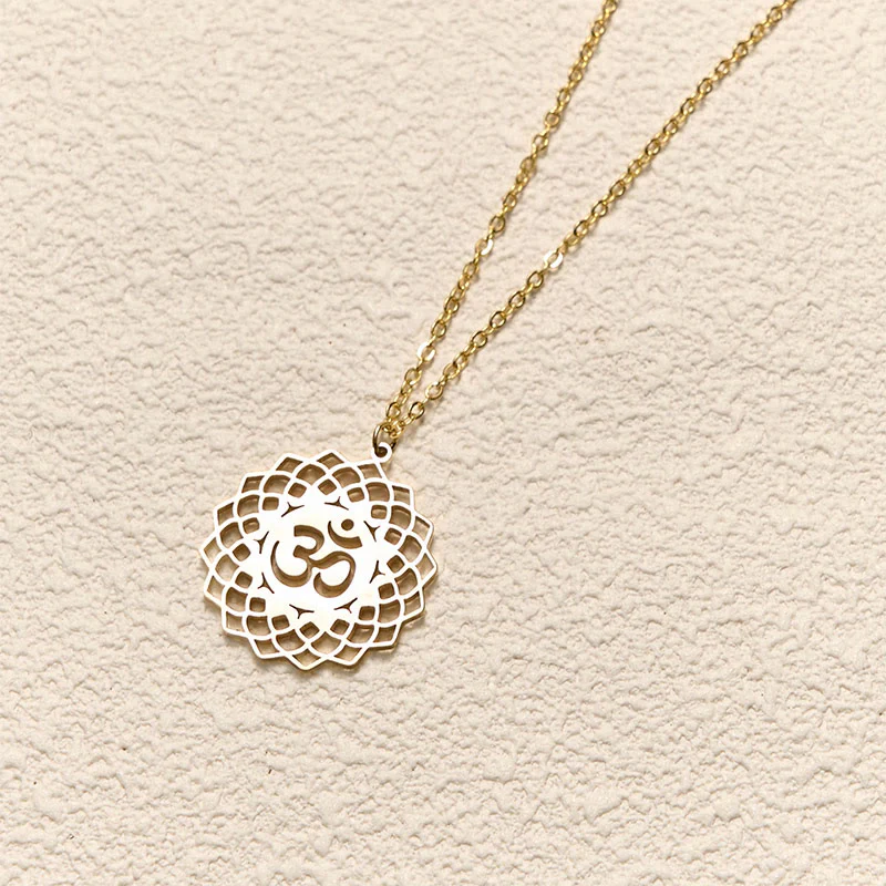 Collana con ciondolo in acciaio inossidabile con simbolo Om Buddha Stones, motivo: loto cavo - Image 4