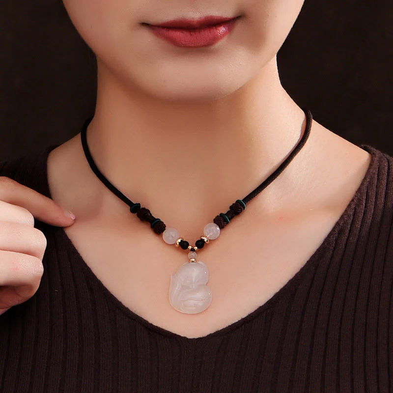 Collana con ciondolo in corda dell'armonia con perline di cristallo rosa di volpe e calcedonio Buddha Stones - Image 4