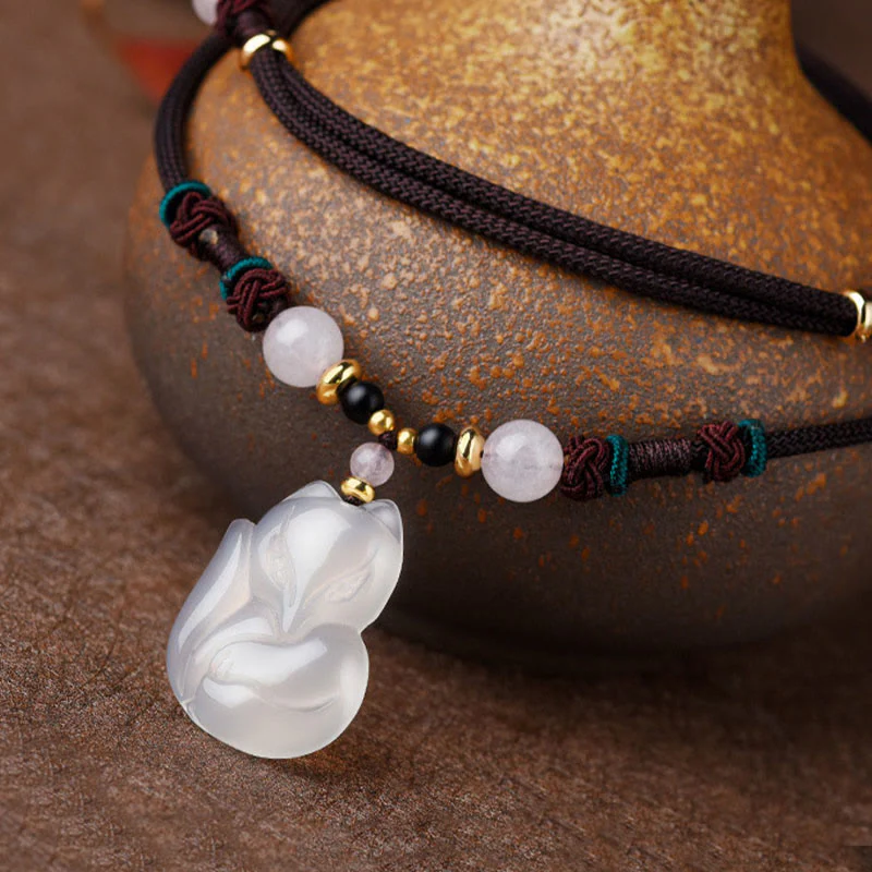 Collana con ciondolo in corda dell'armonia con perline di cristallo rosa di volpe e calcedonio Buddha Stones - Image 6