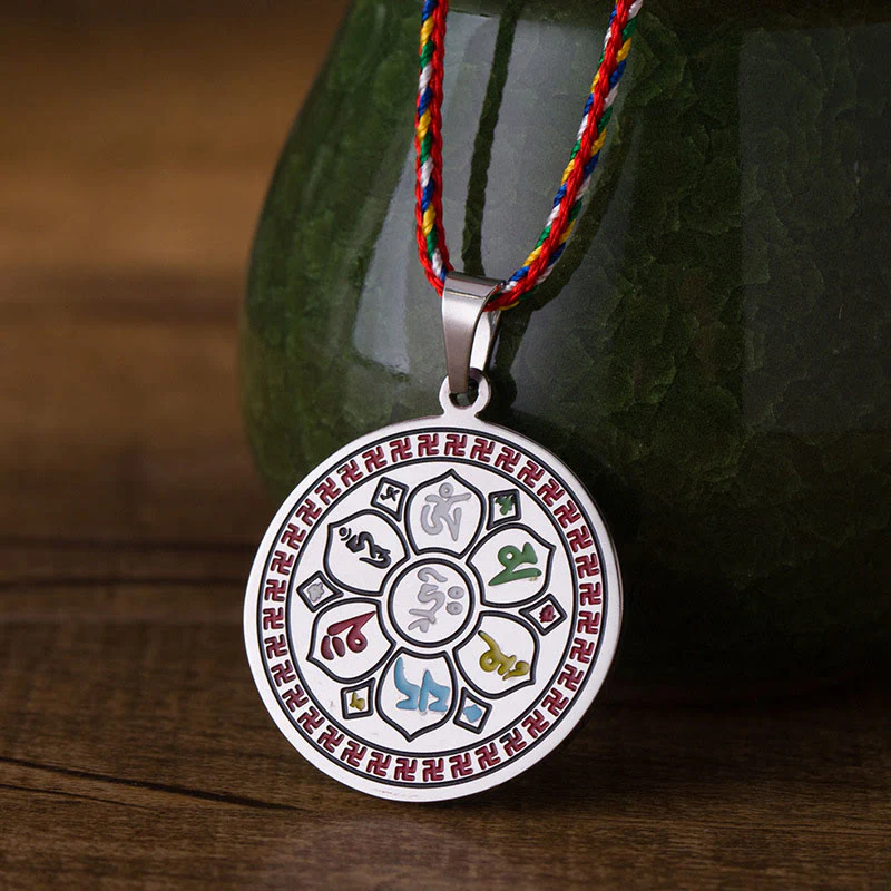 Collana con ciondolo in corda di protezione in acciaio al titanio Buddha Stones colorate Om Mani Padme Hum