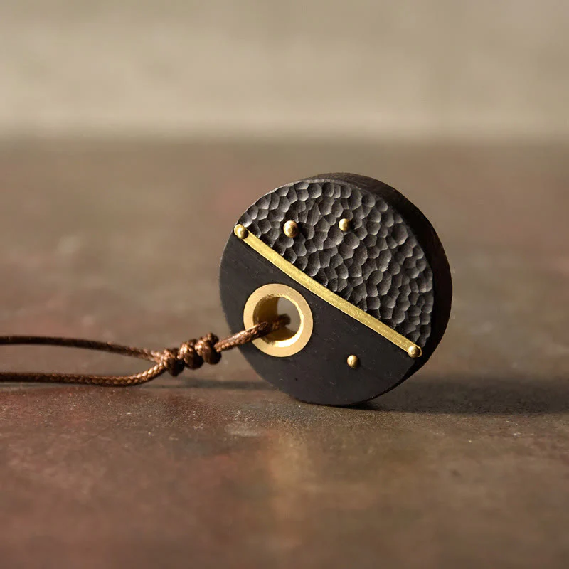 Collana con ciondolo in ottone e rame con Buddha Stones, realizzata a mano, in legno di ebano e pietra della pace - Image 3
