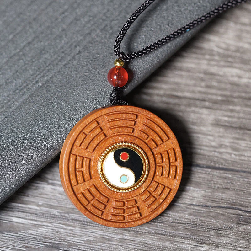 Collana con ciondolo in legno di giuggiola colpito da un fulmine, Buddha Stones, Yin Yang, Bagua e fortuna