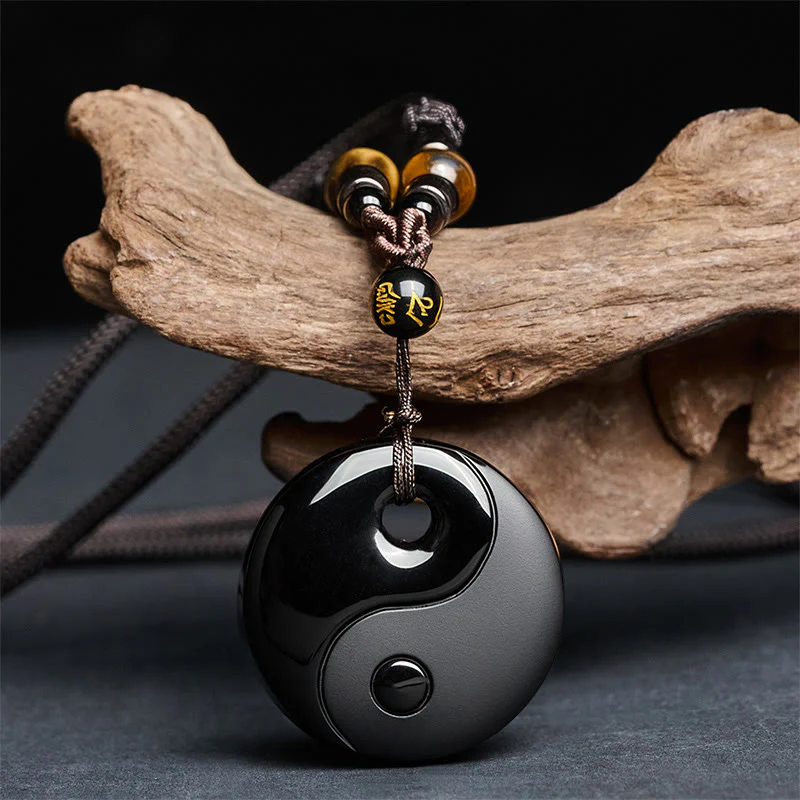 Collana con ciondolo in ossidiana nera con simbolo Yin Yang Buddha Stones Om Mani Padme Hum e forza