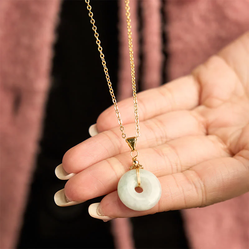Collana con ciondolo portafortuna con fibbia della pace in giada Buddha Stones - Image 4