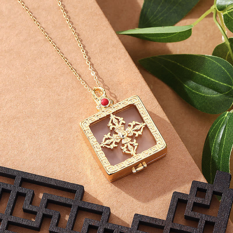 Collana con ciondolo portafortuna con protezione Dorje doppio in giada bianca placcata in oro 24K - Image 3