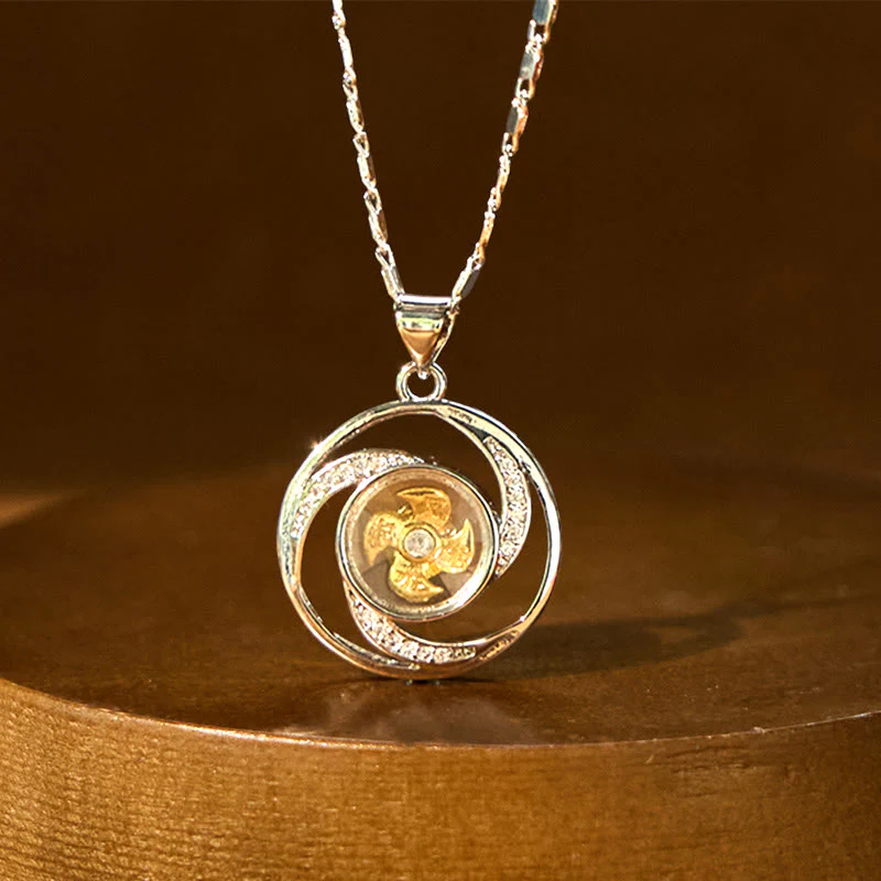 Collana con ciondolo portafortuna girevole a forma di mulino a vento in ottone placcato oro Buddha Stones