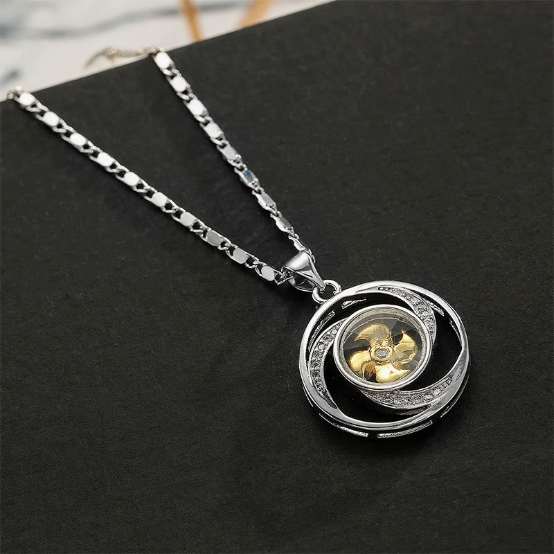 Collana con ciondolo portafortuna girevole a forma di mulino a vento in ottone placcato oro Buddha Stones - Image 5