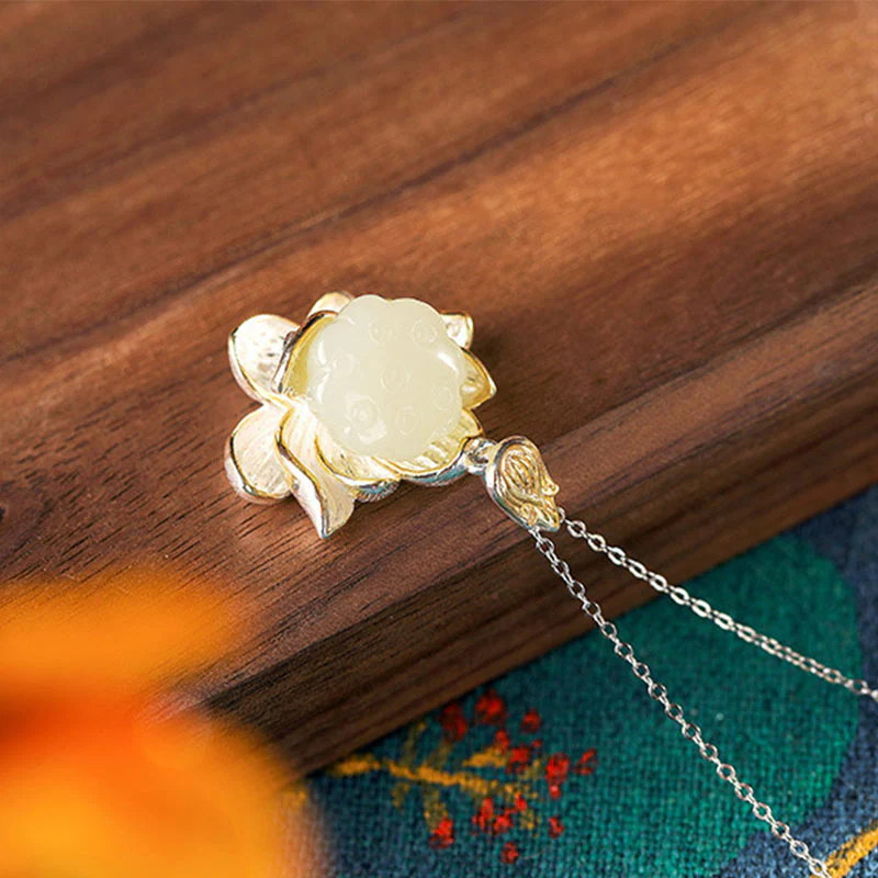 Collana della felicità con fiore di loto in giada bianca - Image 6