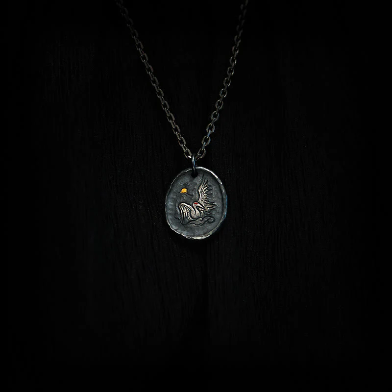 Collana pendente con ciondolo a forma di gru con nuvole di buon auspicio, in argento Buddha Stones 999 e oro 24k - Image 2