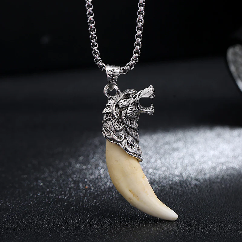 Collana pendente in acciaio al titanio con dente di lupo imitazione - Image 6