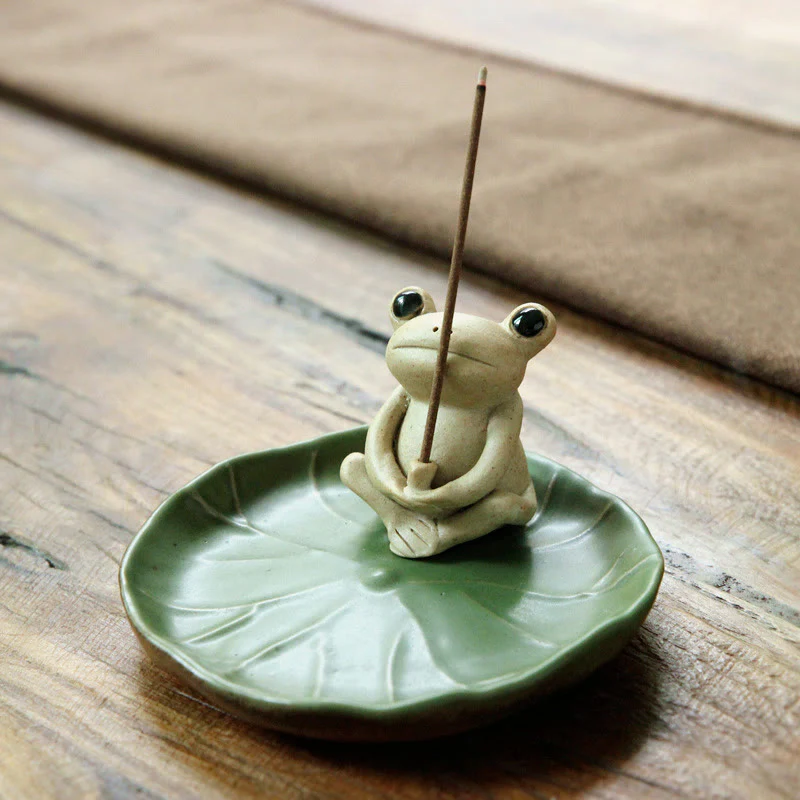Decorazione bruciatore di incenso a forma di rana in ceramica fatta a mano - Image 3