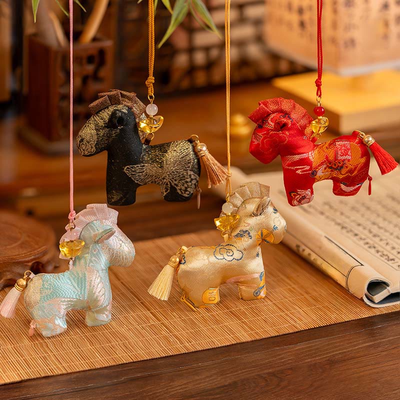 Decorazione da appendere con ricamo a nappa in corda rossa, motivo Buddha Stones Year of the Horse - Image 19