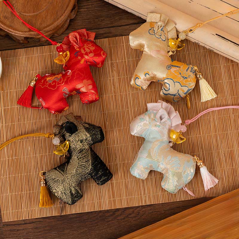 Decorazione da appendere con ricamo a nappa in corda rossa, motivo Buddha Stones Year of the Horse - Image 21