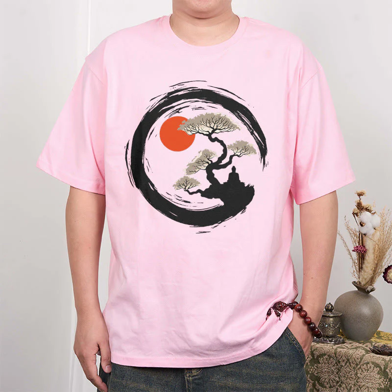 Maglietta Buddha Stones Red Sun Pine Zen Circle Meditazione Buddha Tee - Image 23
