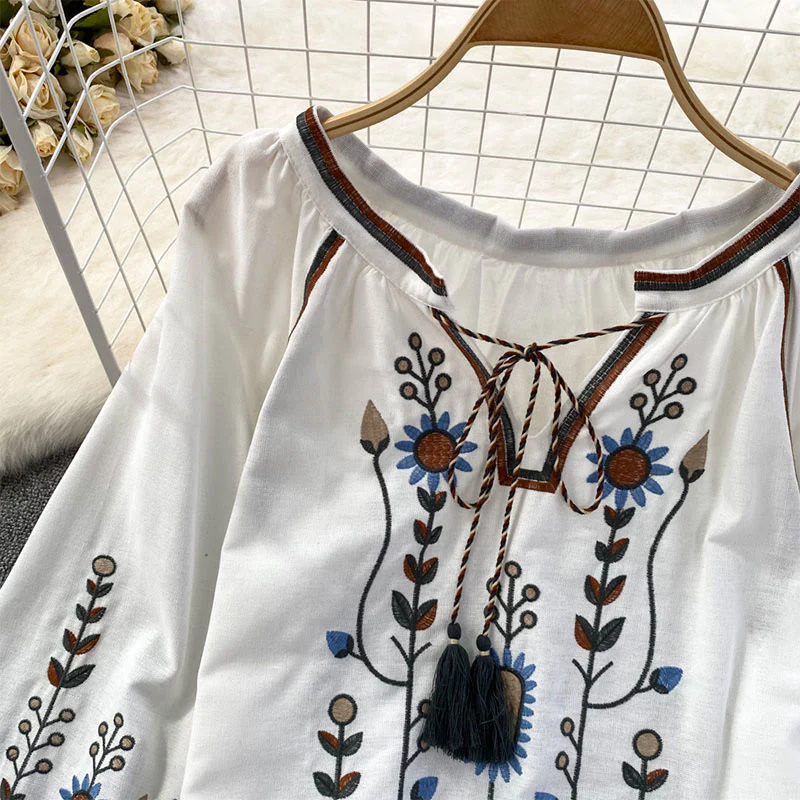 Maglietta casual da donna in cotone e lino con scollo rotondo e motivo a fiori e foglie con ricamo Buddha Stones - Image 15