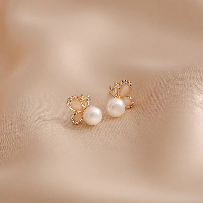 Orecchini a Buddha Stones placcati oro 18k con perle e farfalle, amore e libertà - Image 2