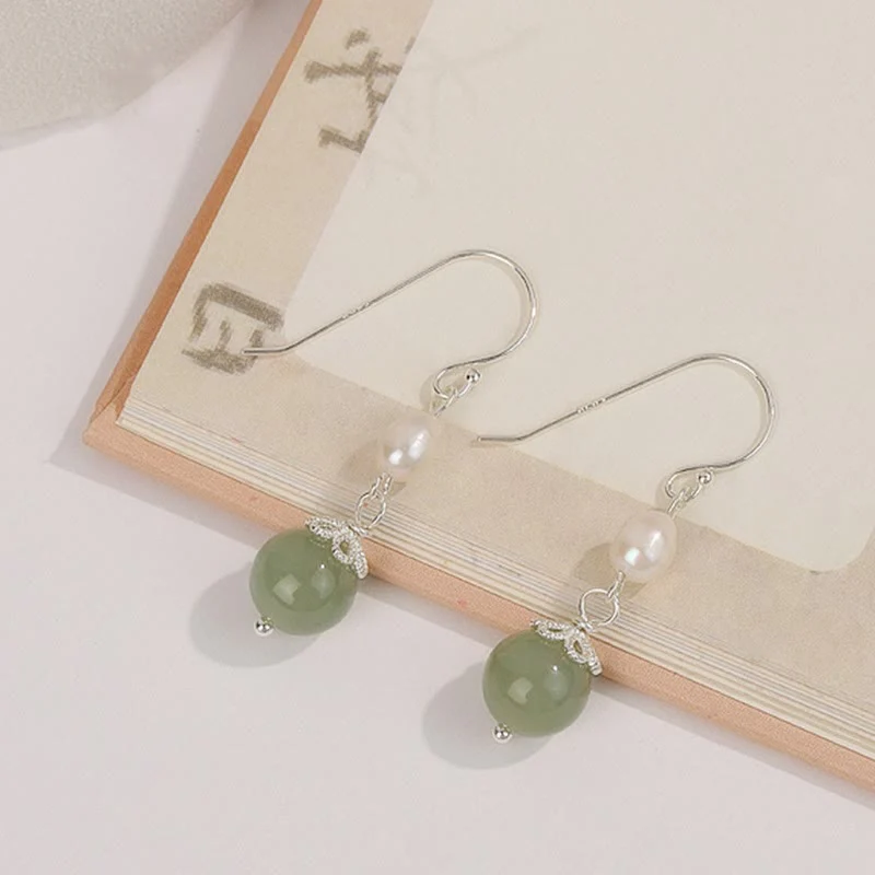 Orecchini Buddha Stones in argento sterling 925 con perle naturali e giada