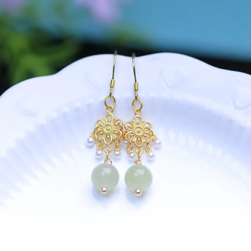 Orecchini pendenti con motivo floreale in giada Hetian placcati in oro 14K - Image 4