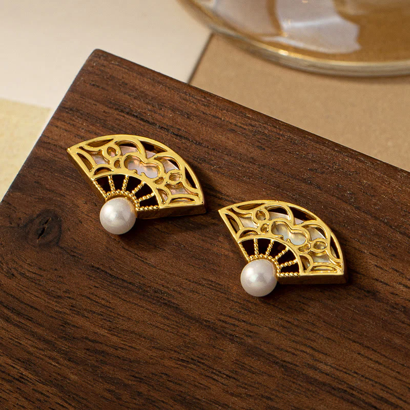 Orecchini pendenti con perno in rame e perla con motivo a ventaglio in argento sterling 925 Buddha Stones