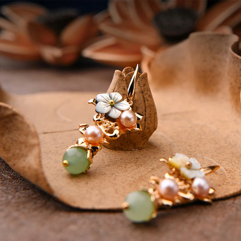 Orecchini pendenti in pietra di tridacna placcata in oro 14K con perle di avventurina verde e fiore di perle Buddha Stones - Image 4