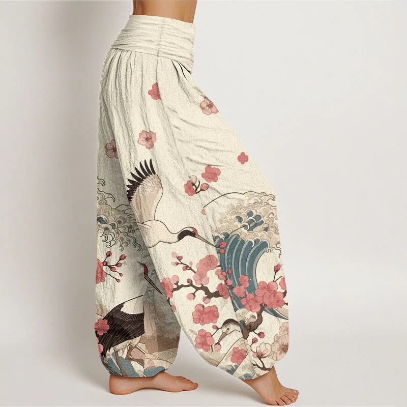 Pantaloni harem da donna con elastico in vita, in puro Buddha Stones , con gru e fiori di pesco e oceano - Image 11