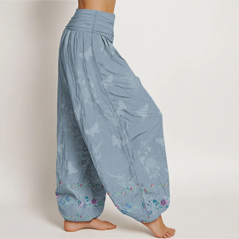 Pantaloni harem da donna con elastico in vita, modello Buddha Stones in puro cotone, gambe disposte in modo ordinato, motivo a farfalla e fiori d'erba - Image 8