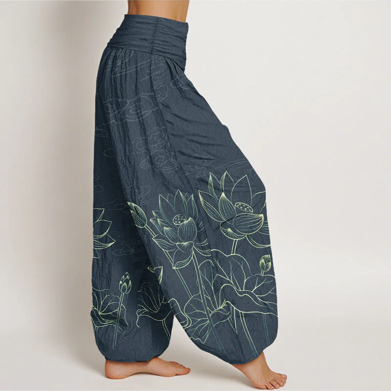 Pantaloni harem da donna con elastico in vita, modello conciso di fiori di loto, foglie, baccelli, boccioli e nuvole, in puro cotone, motivo Buddha Stones - Image 8