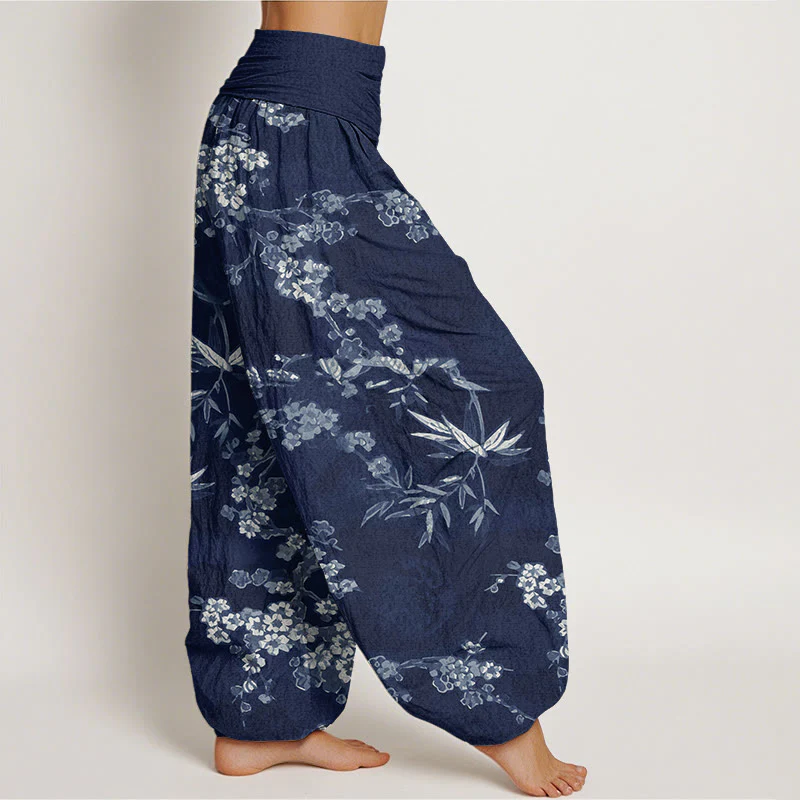 Pantaloni harem da donna con elastico in vita, in cotone bianco con motivo floreale Sakura, modello Buddha Stones - Image 2