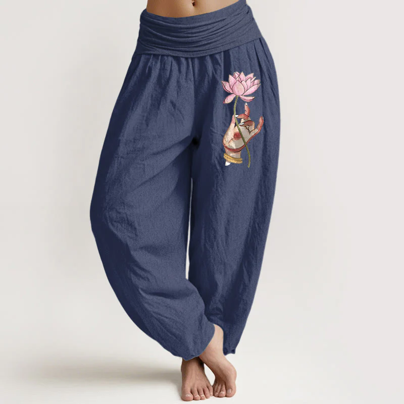 Pantaloni harem in cotone con elastico in vita e motivo a loto delicato Buddha Stones in mano - Image 6