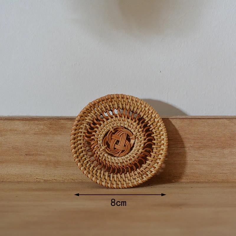Sottobicchiere per tazza da tè in rattan con motivo floreale in ceramica - Image 8