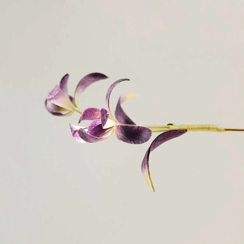 Spilla a forma di fiore di orchidea in seta di gelso con Buddha Stones, realizzata a mano - Image 3