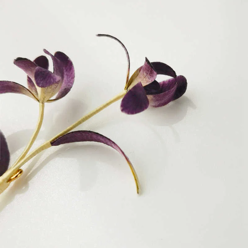 Spilla a forma di fiore di orchidea in seta di gelso con Buddha Stones, realizzata a mano - Image 4