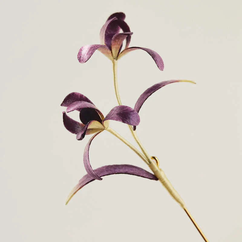 Spilla a forma di fiore di orchidea in seta di gelso con Buddha Stones, realizzata a mano - Image 6